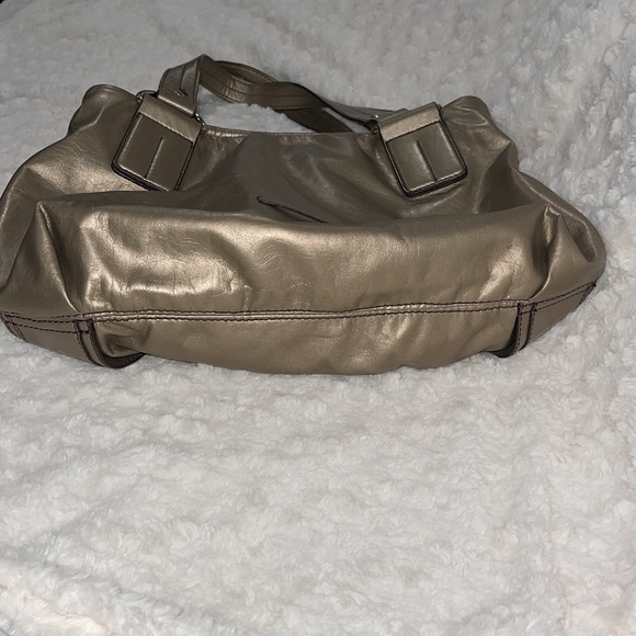 NINE WEST Nine & Co. Gold/Bronze/Metallic Hobo handbag. Like new condition. - Picture 7 of 16